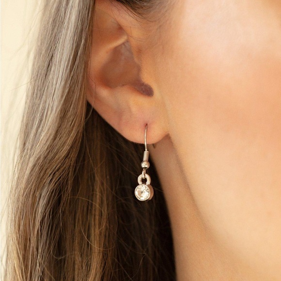 Elegant Blue and Silver Necklace - Picture 3 of 7